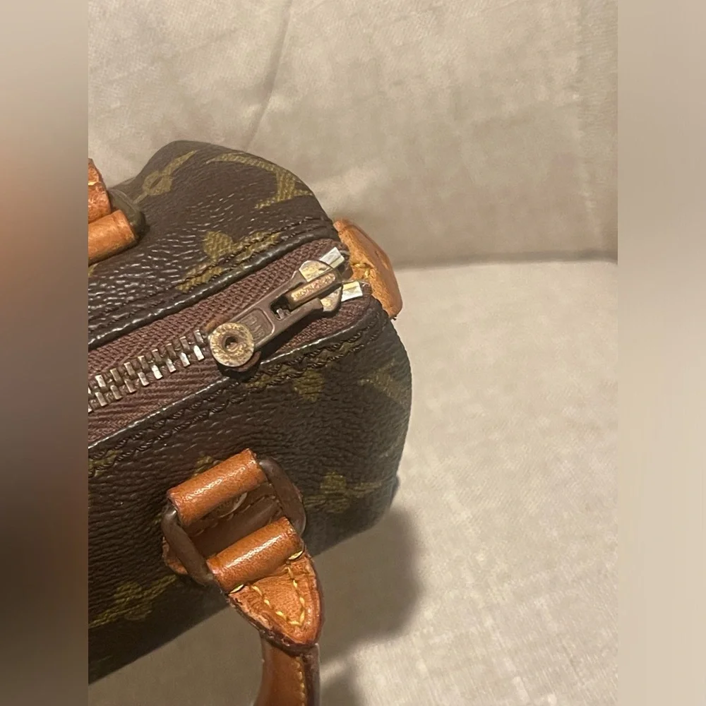 Authentic Vintage Louis Vuitton speedy mini hl monogram canvas bag